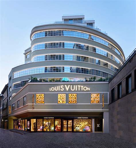 louis vuitton milan.